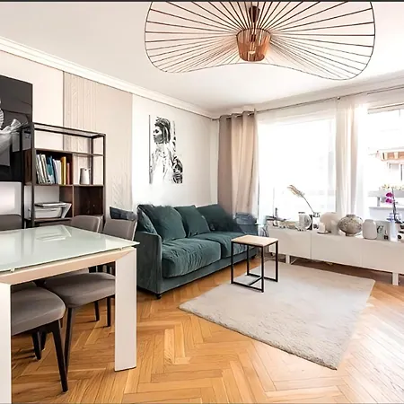 Trocadero Eiffel Tower - 4 Pax - Champions Park Apartment